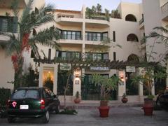 Green Contract Apartment with a pool and garden view for sale in El Hadaba - Hurghada