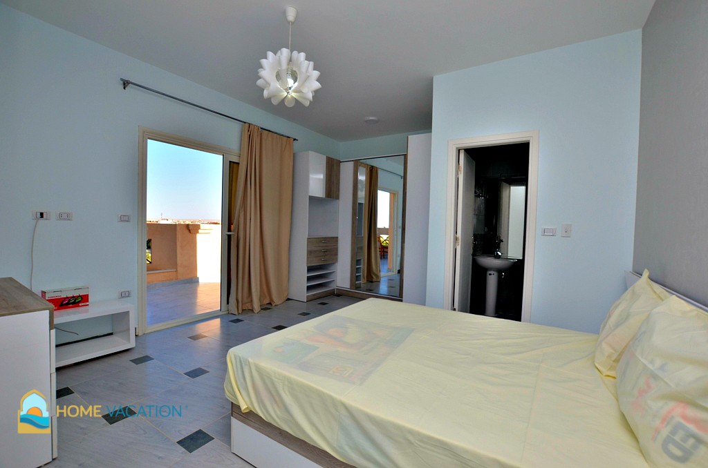 apartment with huge roof for rent in magawish hurghada 88_79159_lg