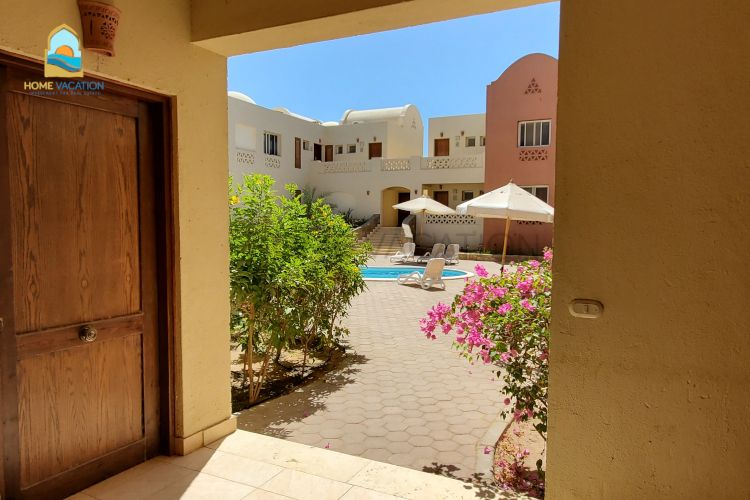 one bedroom furnished apartment makadi heights phase 1 red sea pool_ac793_lg