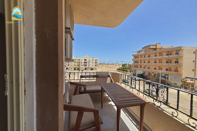 two bedroom apartment furnished intercontinental hurghada balcony_5ebc1_lg